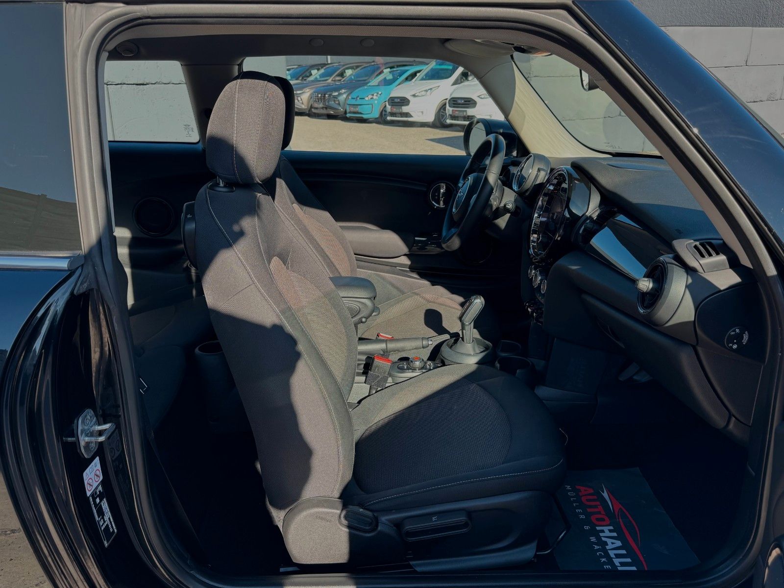 Fahrzeugabbildung MINI One Aut. Blackyard Tempomat Sitzheizung BLT LED