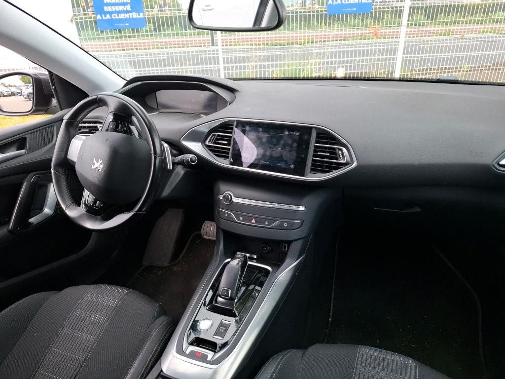 Fahrzeugabbildung Peugeot 308 SW Allure 1.2T NAVI/LED/PDC/R´CAM/BLIS