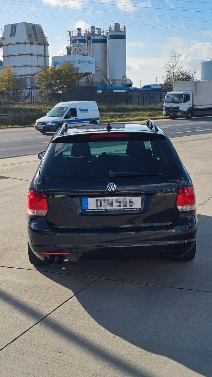 Volkswagen Golf 2013 — interior