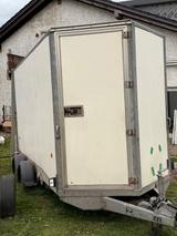 Ifor Williams 2Sb Kofferanhänger mit Laderampe - Ifor Williams LKWs