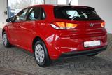 Hyundai i30 1.4 Klima PDC Spurhalte - Hyundai i30: Rot
