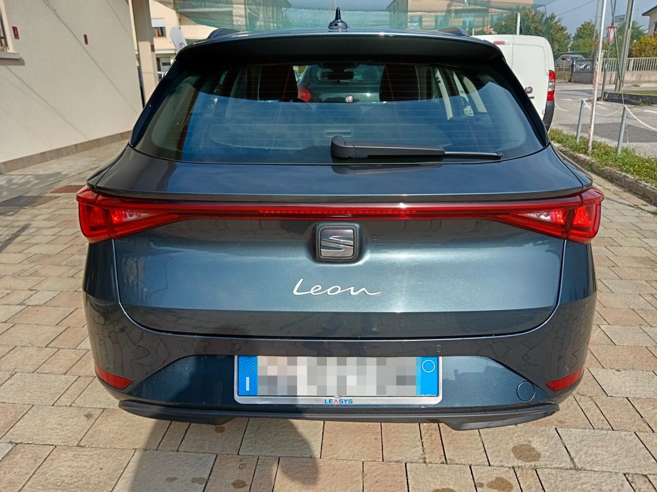 Seat Leon Sportstourer 2.0 TDI 150 CV DSG Style imagem 3