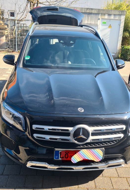Image of Mercedes-Benz GLB 200