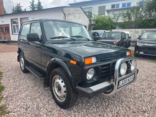 Lada Taiga Urban*4x4*AHK*CD-Radio*1 Hand*Tüv 07.2027