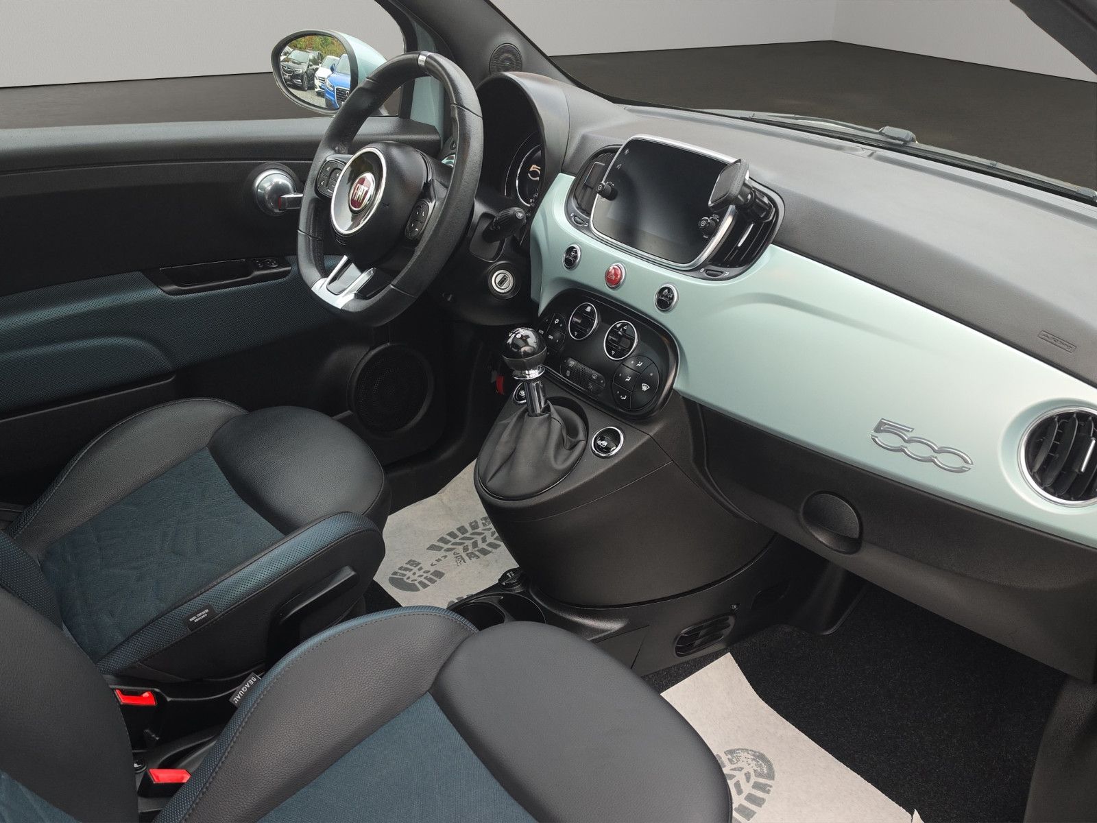Fahrzeugabbildung Fiat 500 Launch Edition Panorama-Dach  Apple Carplay
