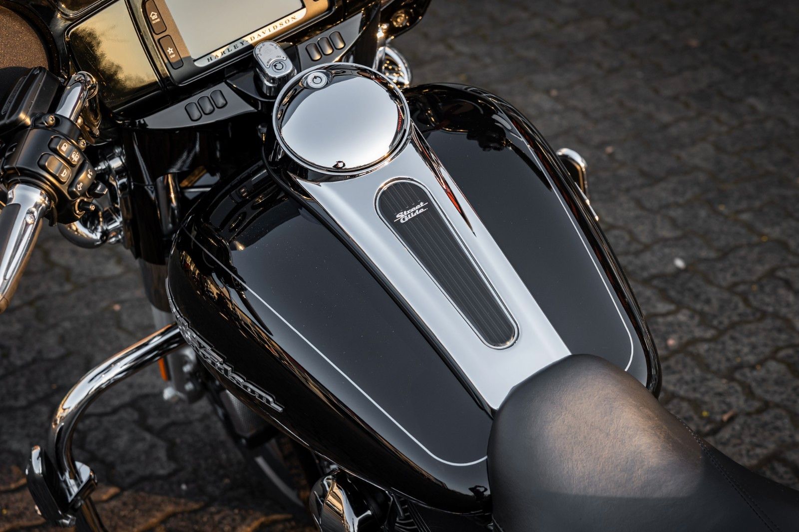 Fahrzeugabbildung Harley-Davidson Harley-Davidson STREET GLIDE SPECIAL FLHXS
