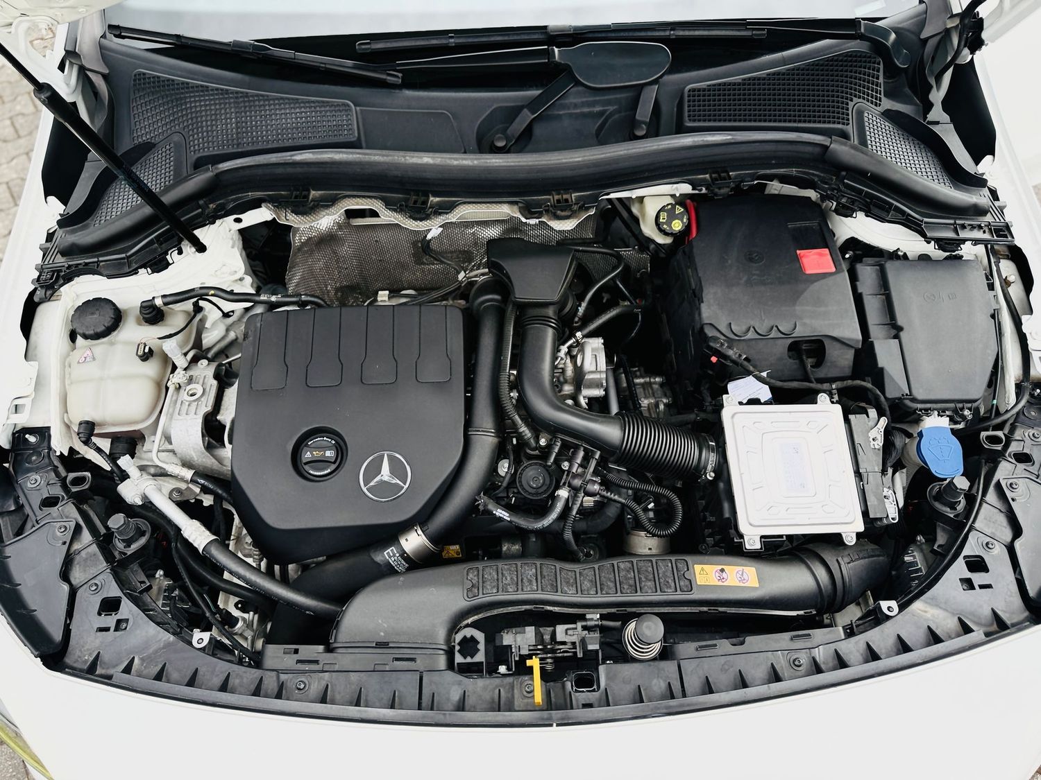 Fahrzeugabbildung Mercedes-Benz B 180 STYLE, Autom., RFK, Totw, LED, AHK, PTS, S
