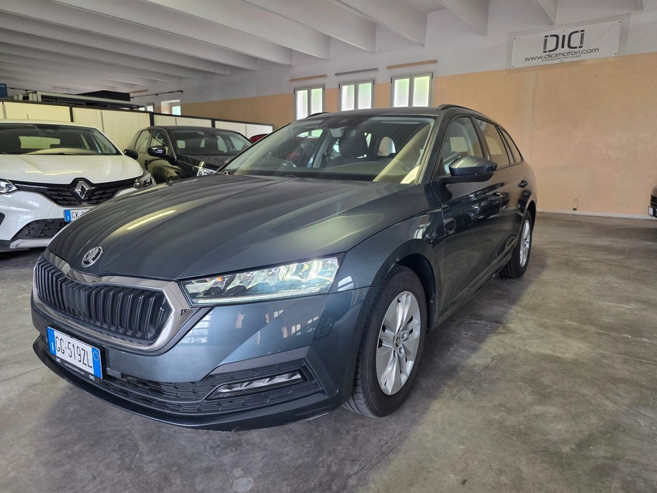 Skoda Octavia 2.0 TDI EVO Wagon solo 36700km, iv imagem 3