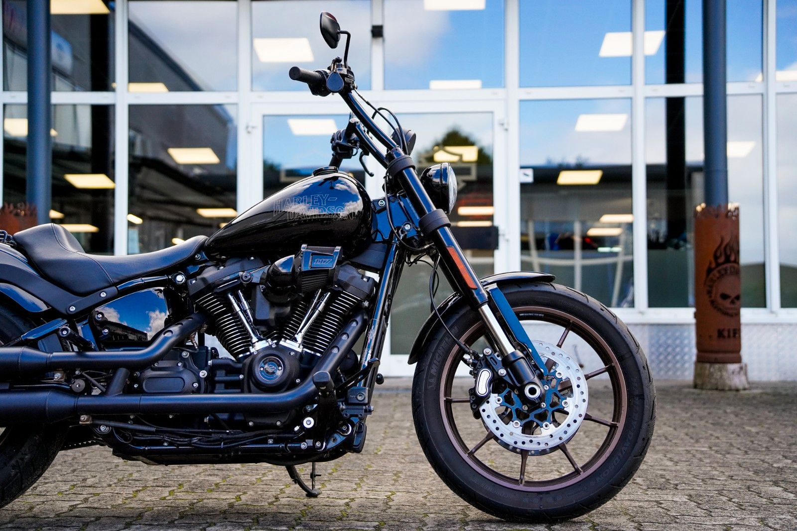 Fahrzeugabbildung Harley-Davidson FXLRS LOW RIDER S 117 CUI - JEKILL&HYDE -