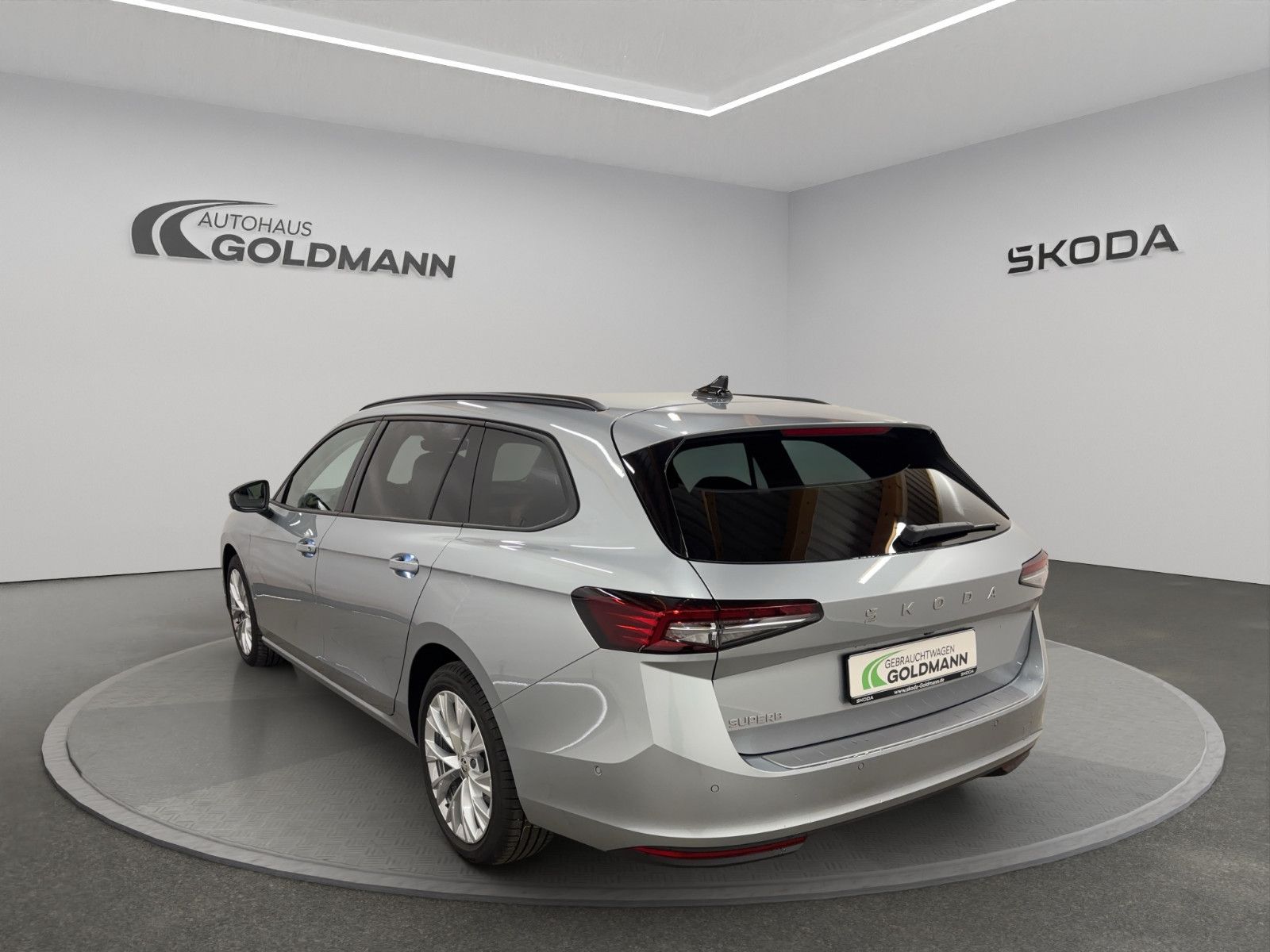 Fahrzeugabbildung SKODA Superb Combi 2.0 TDI 110kW DSG Selection