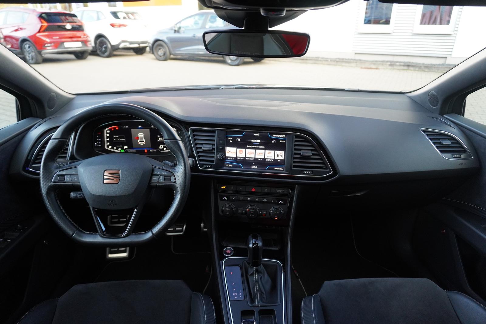 Seat Leon ST 2.0 Cupra 300 4Drive LED Navi Panorama