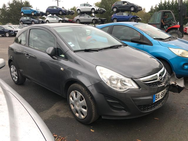 Opel Corsa D Satellite