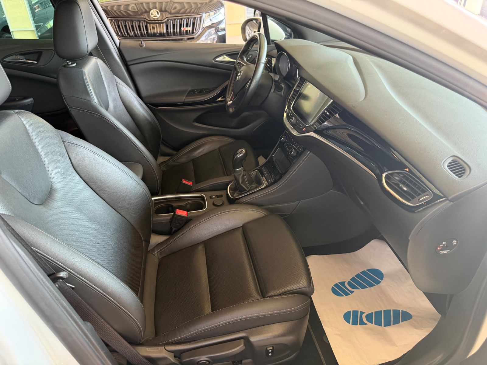 Fahrzeugabbildung Opel Astra K Lim. 5-trg. Ultimate*OPC* 1.Hand