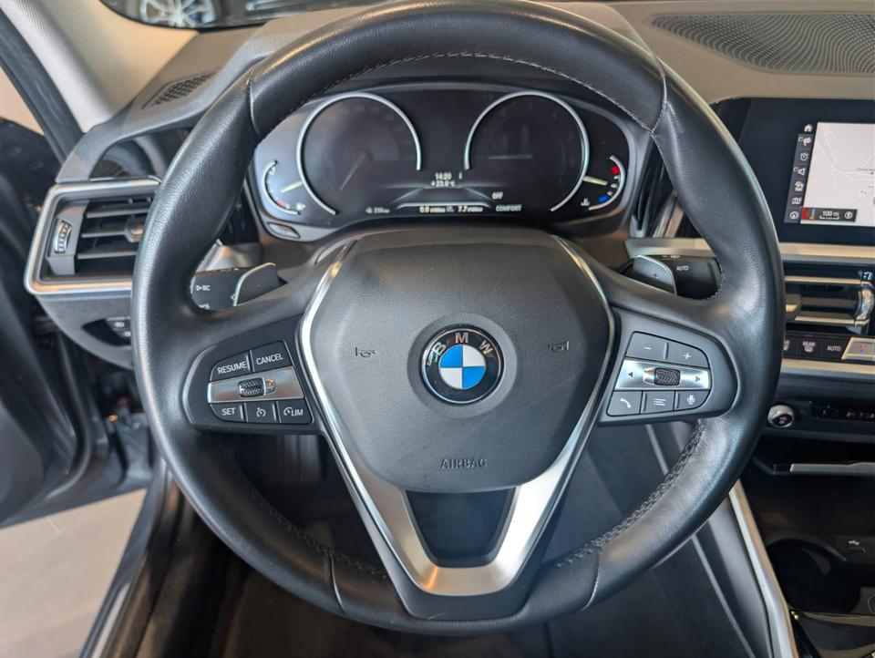 BMW 320i Limousine