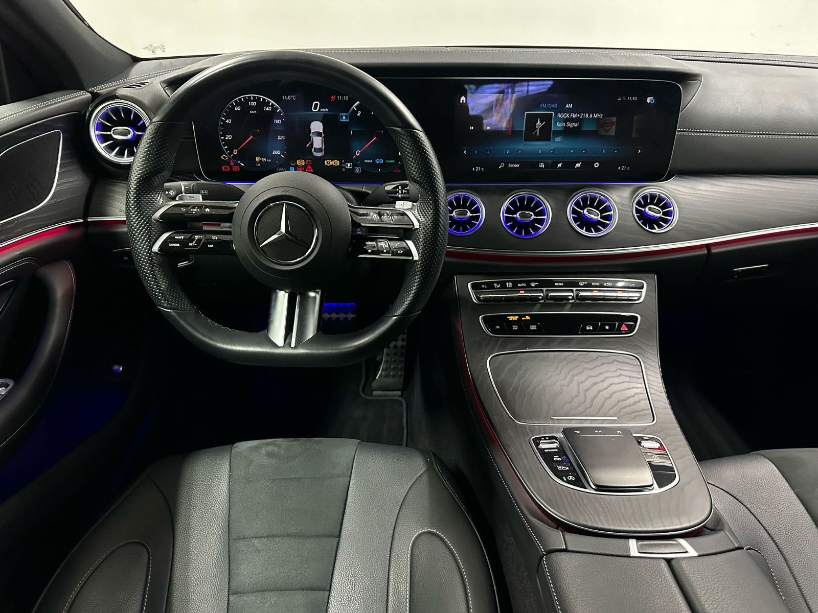 Fahrzeugabbildung Mercedes-Benz CLS 300 d 4MATIC AMG-LINE*NIGHT*KAMERA*AMBILI*