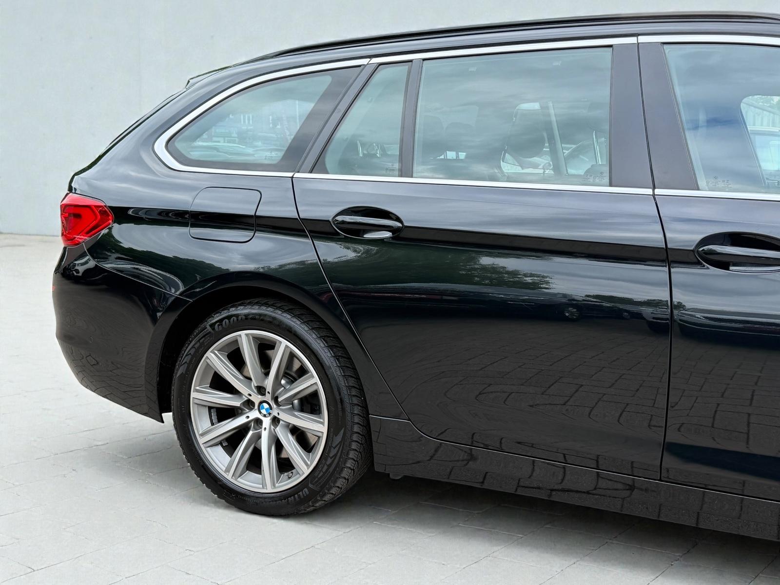 BMW 530d Touring*PANO*LEDER*HUD*LED*HIFI*APPLECAR*