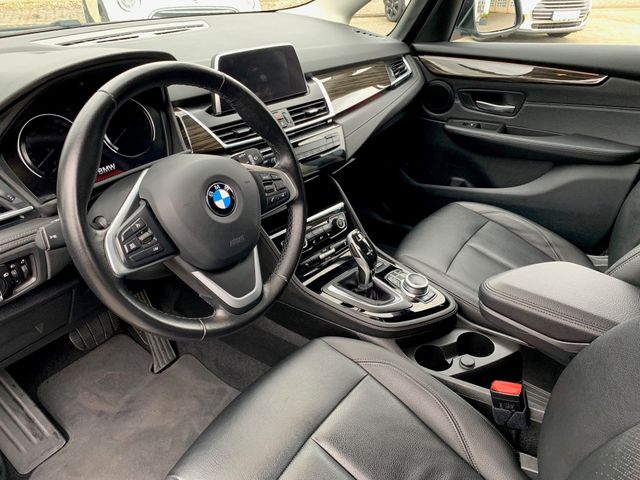 Fahrzeugabbildung BMW 218i Gran Tourer Luxury 7-Sitzer+LED+Navi+Leder