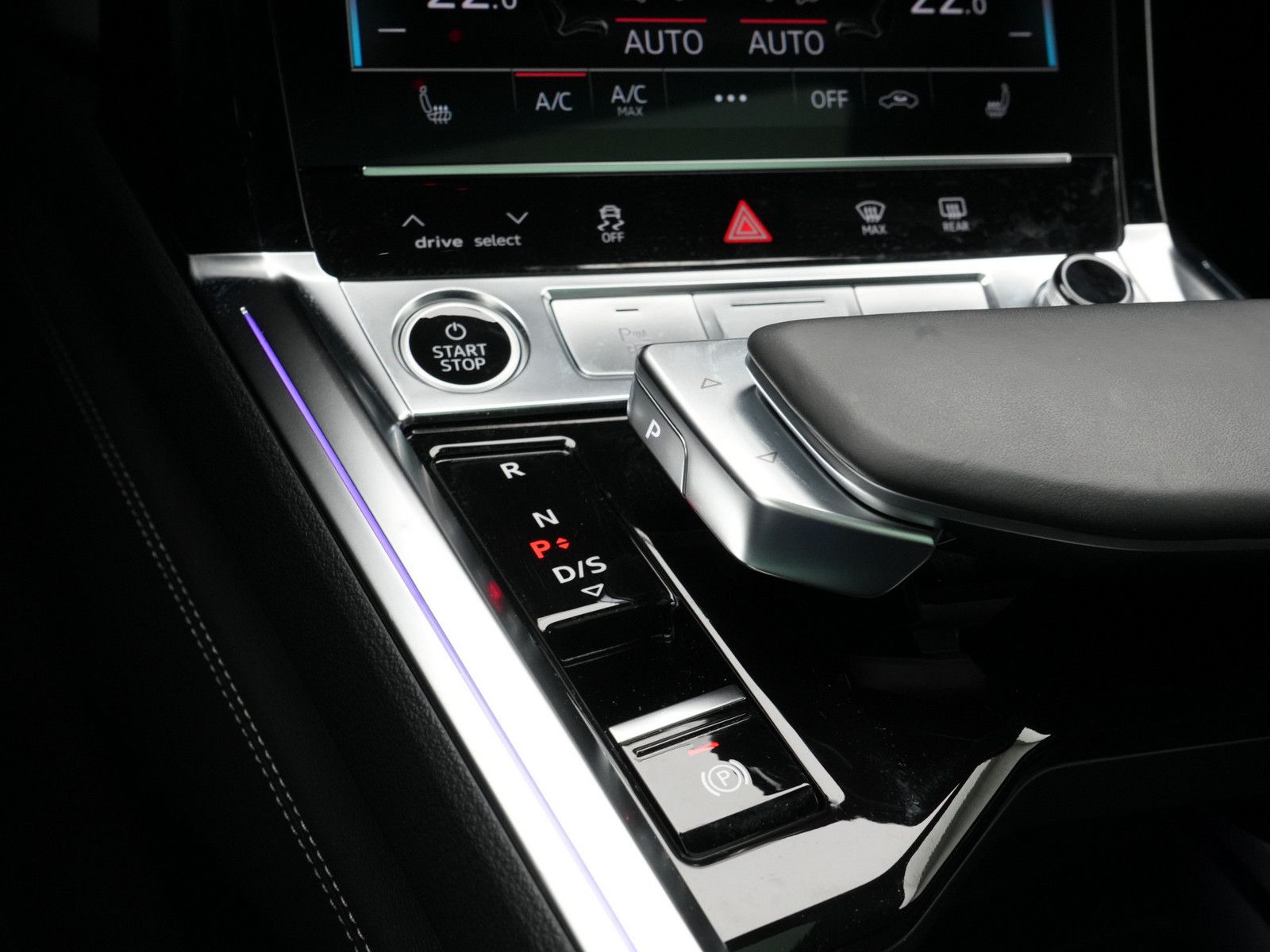 Audi Q8 S line NAVI PANO B&O KAM 360°MATRIX SHZ foto 12