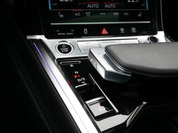 2024 AUDI Q8 E-TRON — миниатюра 15