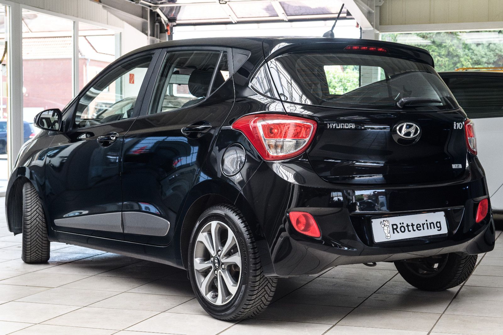 Fahrzeugabbildung Hyundai i10 GO! FIFA World Cup Edition  erst 29950 KM