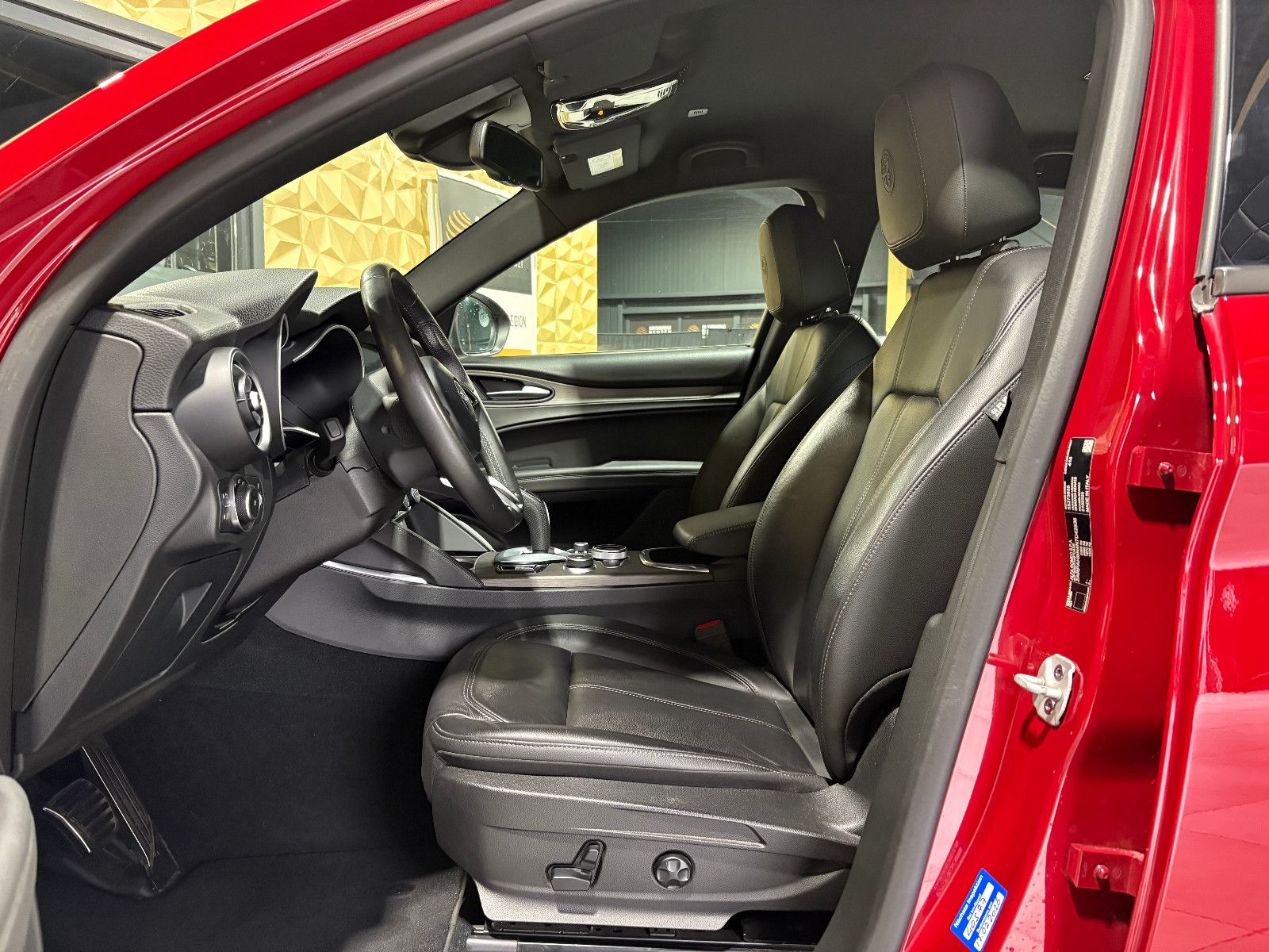 Fahrzeugabbildung Alfa Romeo Stelvio Ti Q4/MEMORY/ACC/NAVI/KAMERA/SHZ/KLIMA