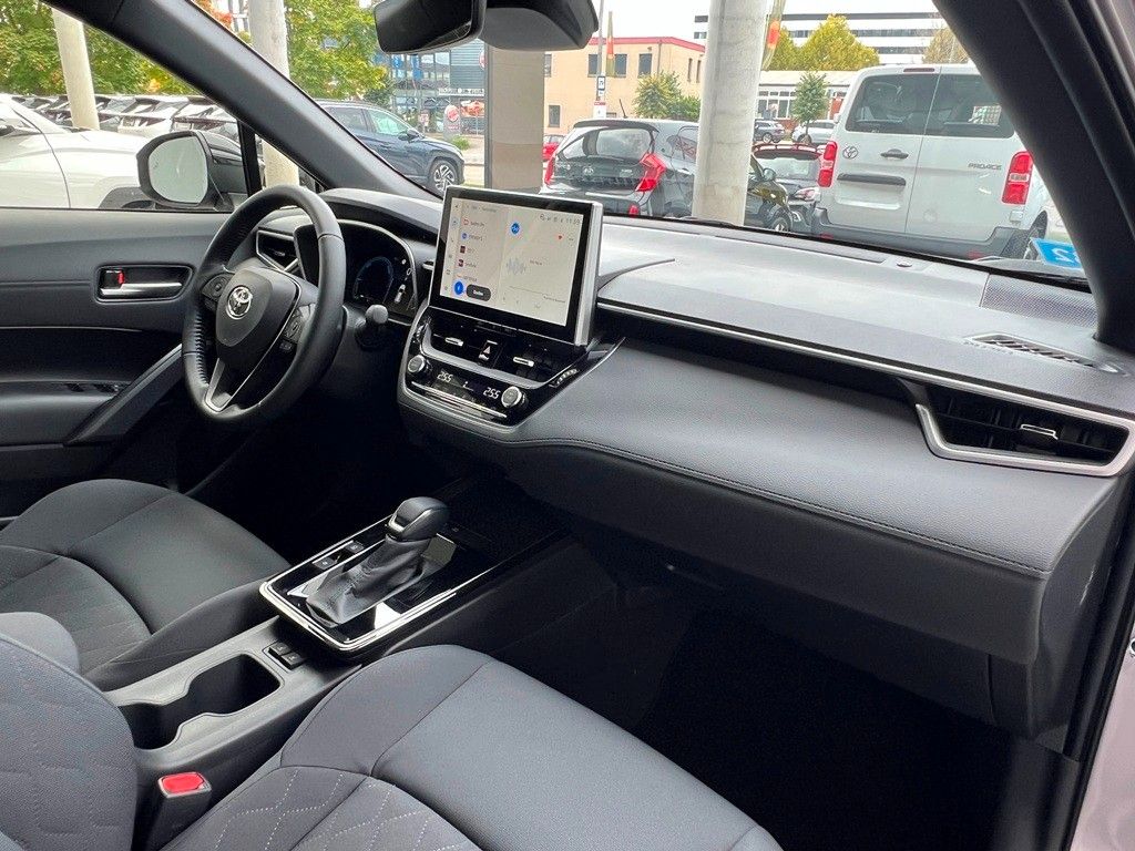 Fahrzeugabbildung Toyota Corolla Cross 2.0 Hybrid FWD Teamplayer