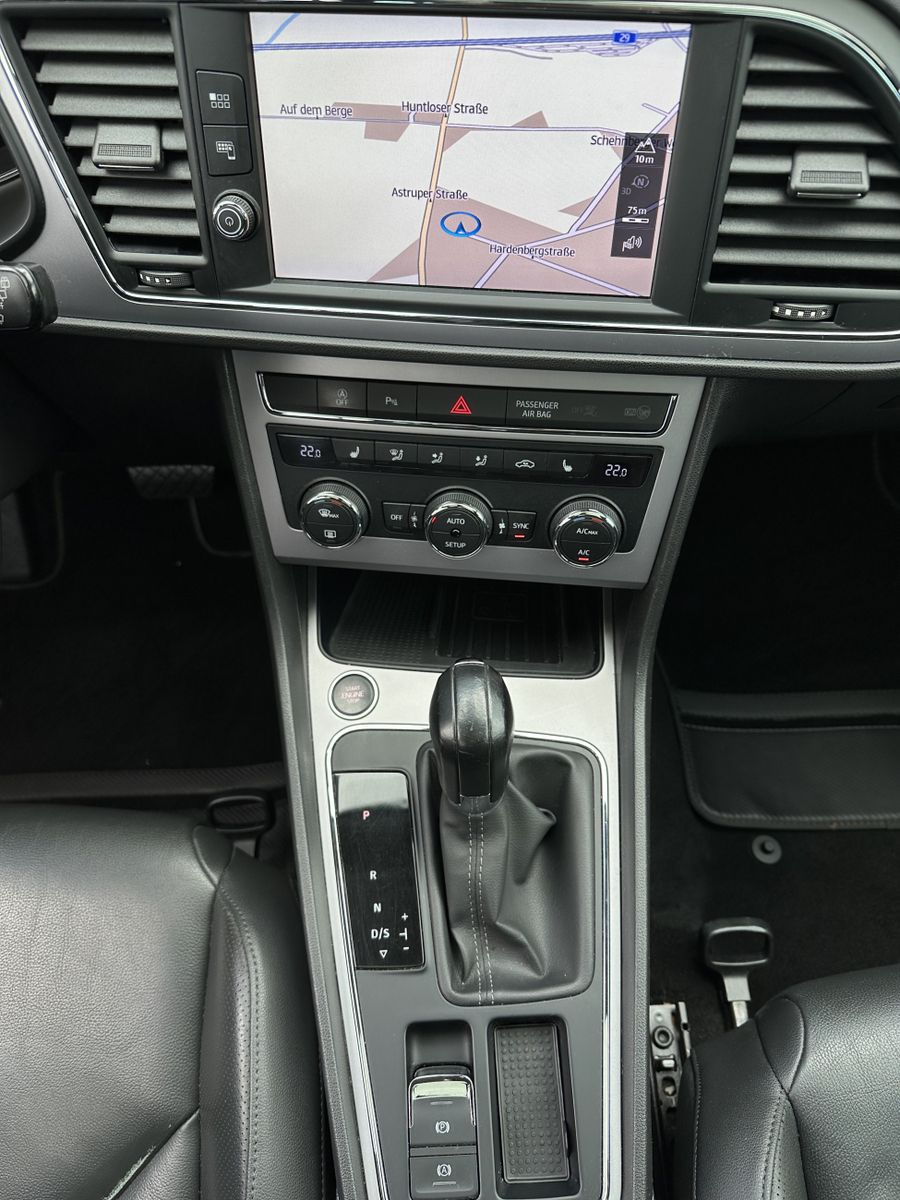 Fahrzeugabbildung SEAT Leon ST 2.0 TSI Xcellence NAV+LED+PANO+KAM+AHK+V