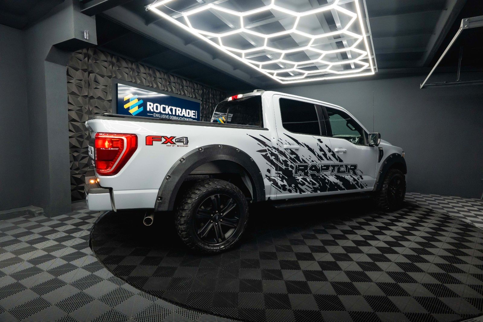 Fahrzeugabbildung Ford F150 5.0L V8 4x4 Offroad SuperCrew RAPTOR 19%