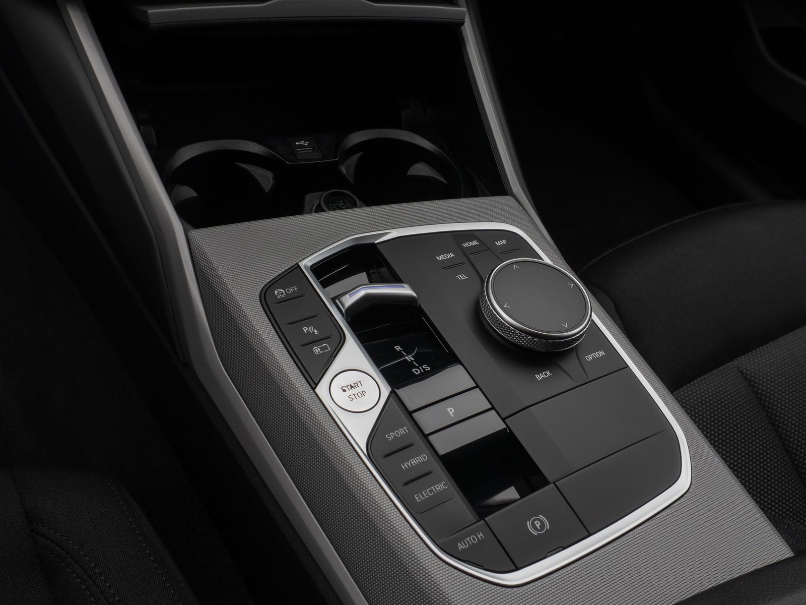 Fahrzeugabbildung BMW 330e xD DAB CockPit+ PDC Geschwindigkeitsreg