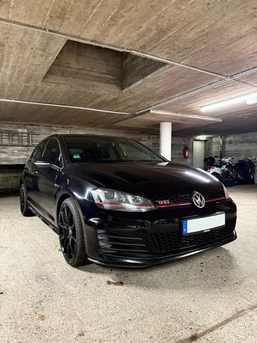 Volkswagen GOLF VII GTI 2.0 TSI PERFORMANCE