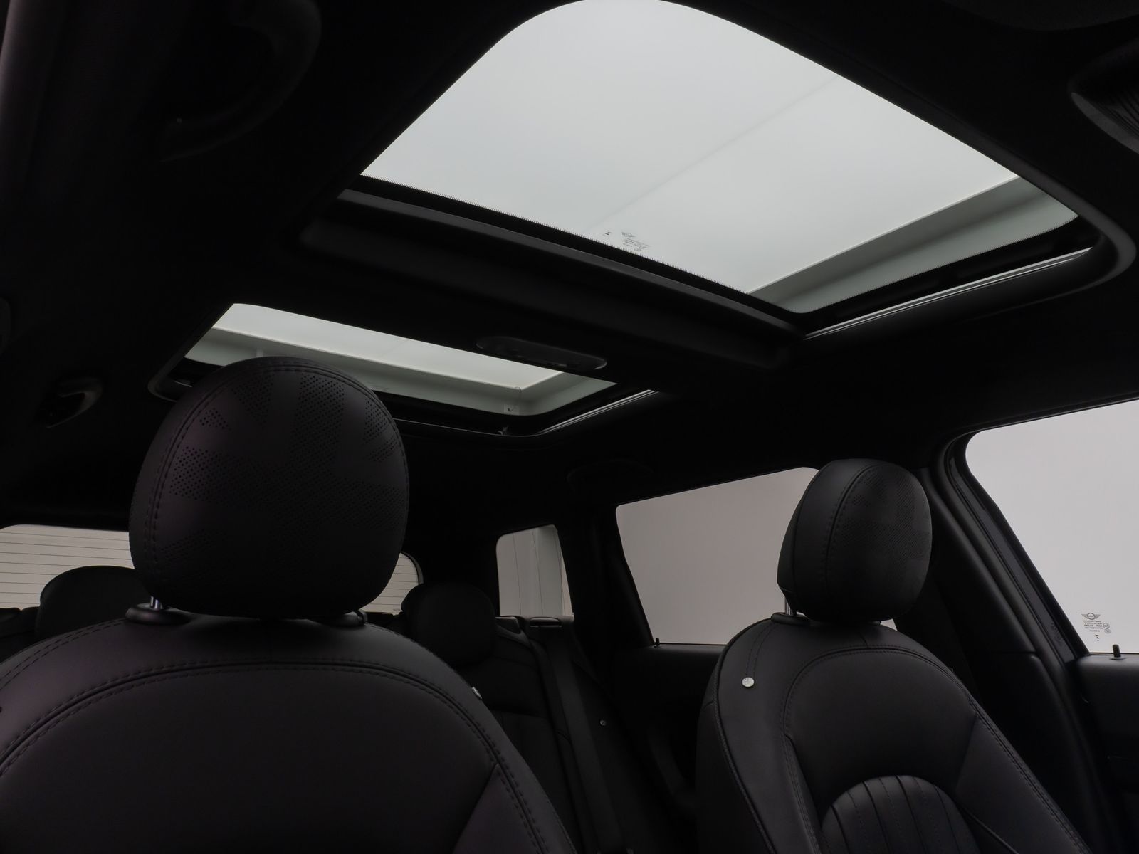 Fahrzeugabbildung MINI Cooper S Clubman H/K Panoram DAB HUD Kamera Voll