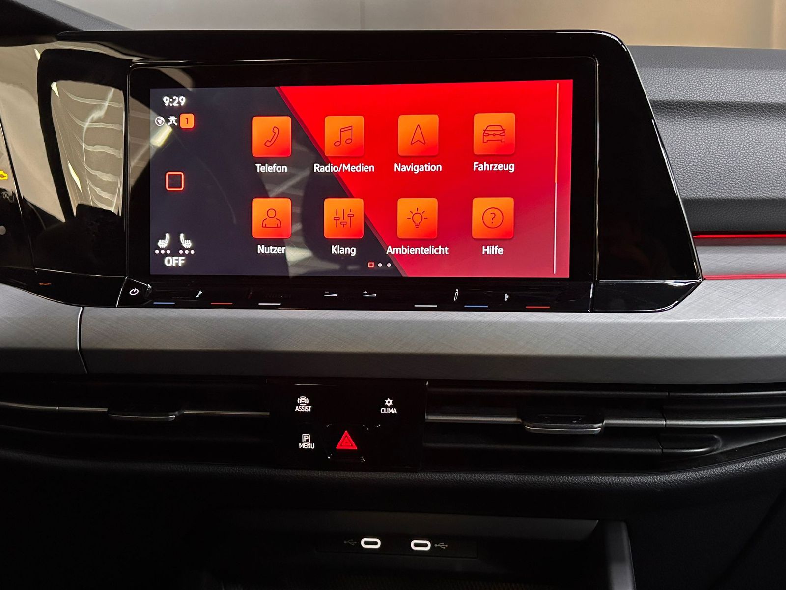 Fahrzeugabbildung Volkswagen Golf VIII Life 2,0TDI DSG VIRTU+LED+SHZ+NAVI+ACC
