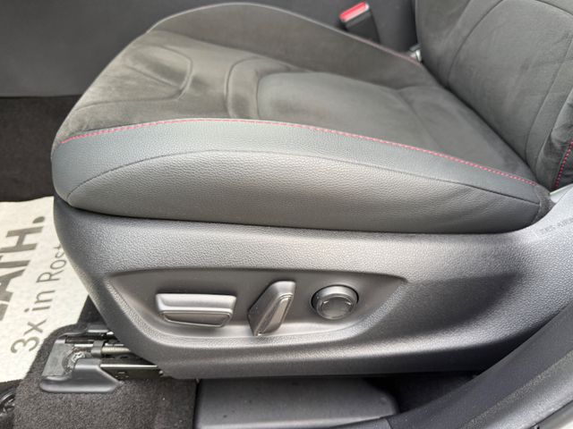 Toyota C-HR Hybrid AWD GR Sport Premiere