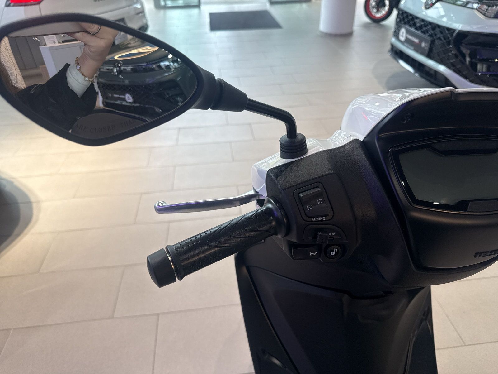 Fahrzeugabbildung Piaggio Medley 125 Sport White