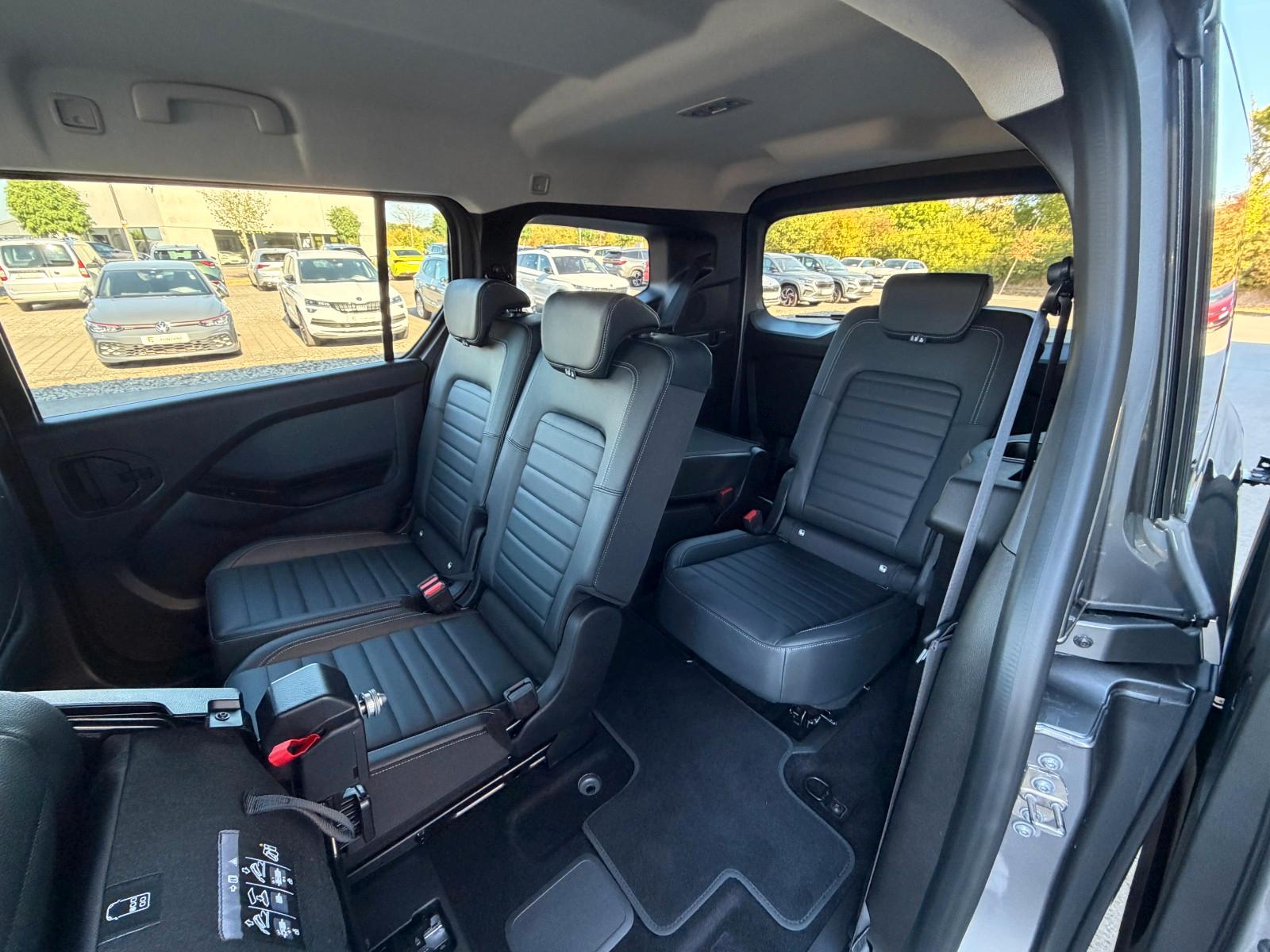 Mercedes-Benz T-Klasse 180 lang Progressive 7-Sitzer Leder Kam