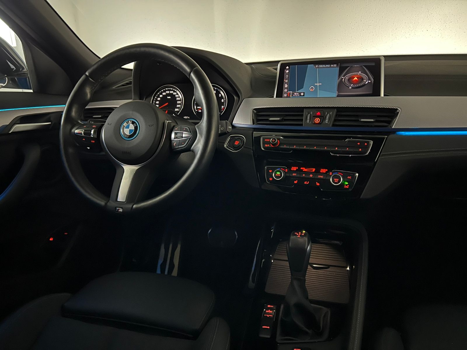 Fahrzeugabbildung BMW X2 xDrive 25 e M SPORT/LED/NAVI PROF./ACC/DAB