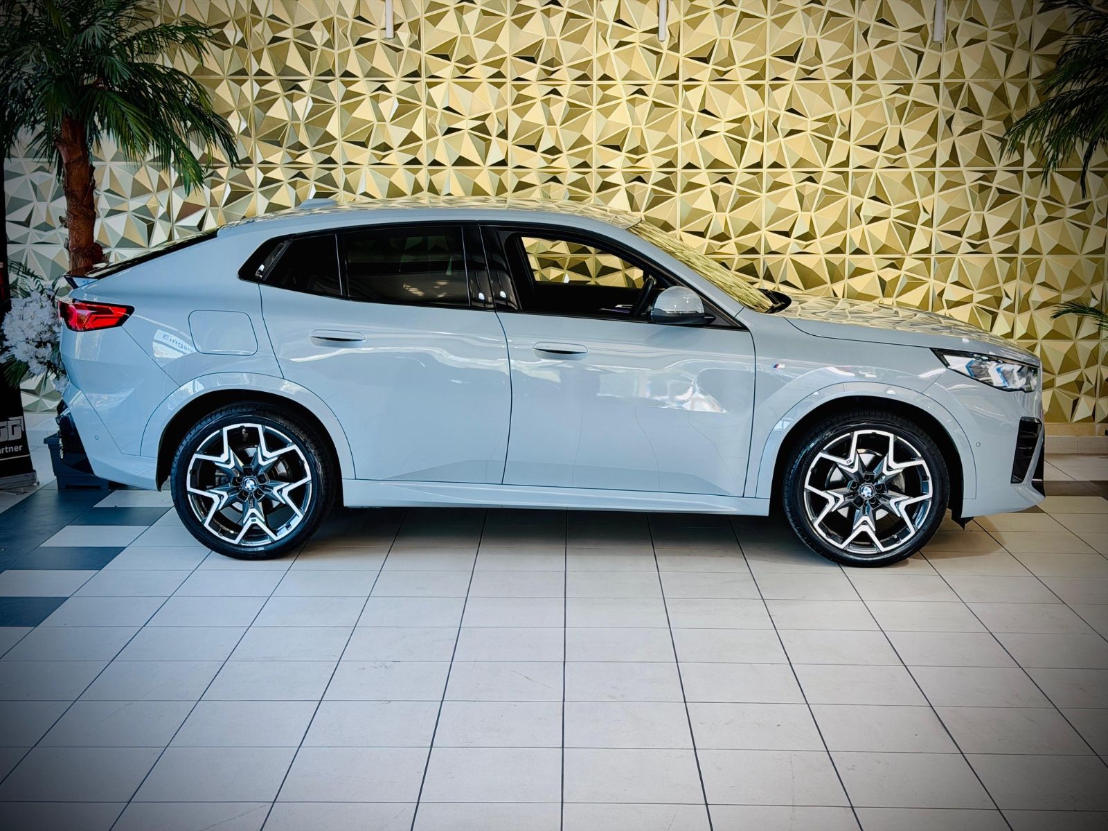 BMW X2 18d sDrive M-SPORTPAKET 1.HAND NAVI LEDER EU6 foto 7