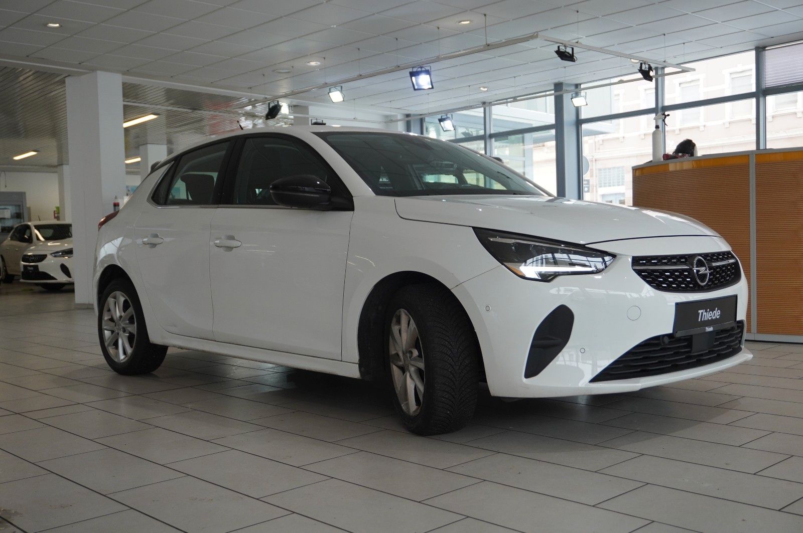 Fahrzeugabbildung Opel Corsa F 1.2T ELEGANCE NAVI/LED/VIRT/KAMERA/SPORT