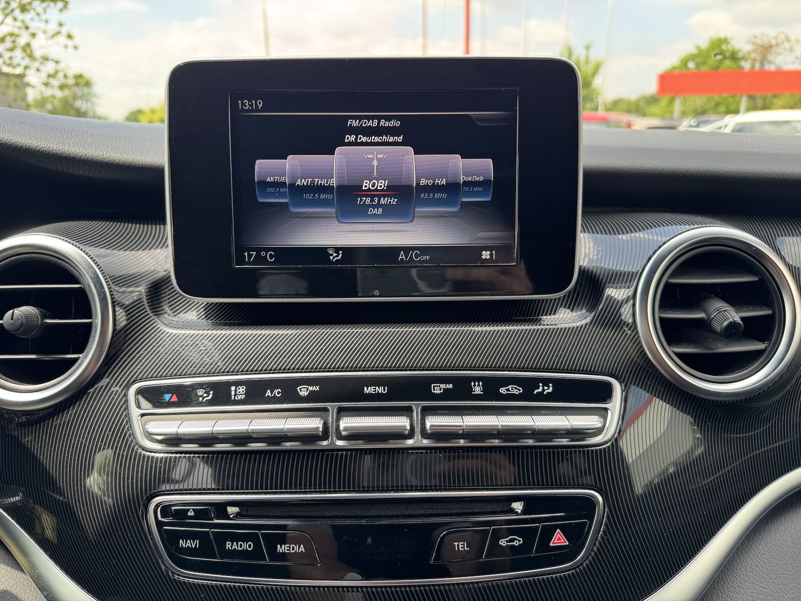 Fahrzeugabbildung Mercedes-Benz V 250 EDITION lang/Navi/DAB/Spur/StandHz