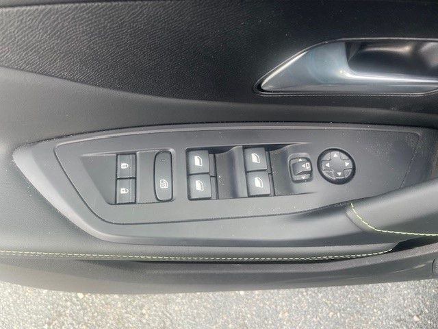 Fahrzeugabbildung Peugeot 408 GT 1.6 PlugIn Hybrid 225 AT+elektr. Heckklap