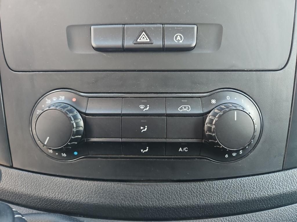 Fahrzeugabbildung Mercedes-Benz Vito 110 Kasten extralang 2 Sitze RFK Klima Holz
