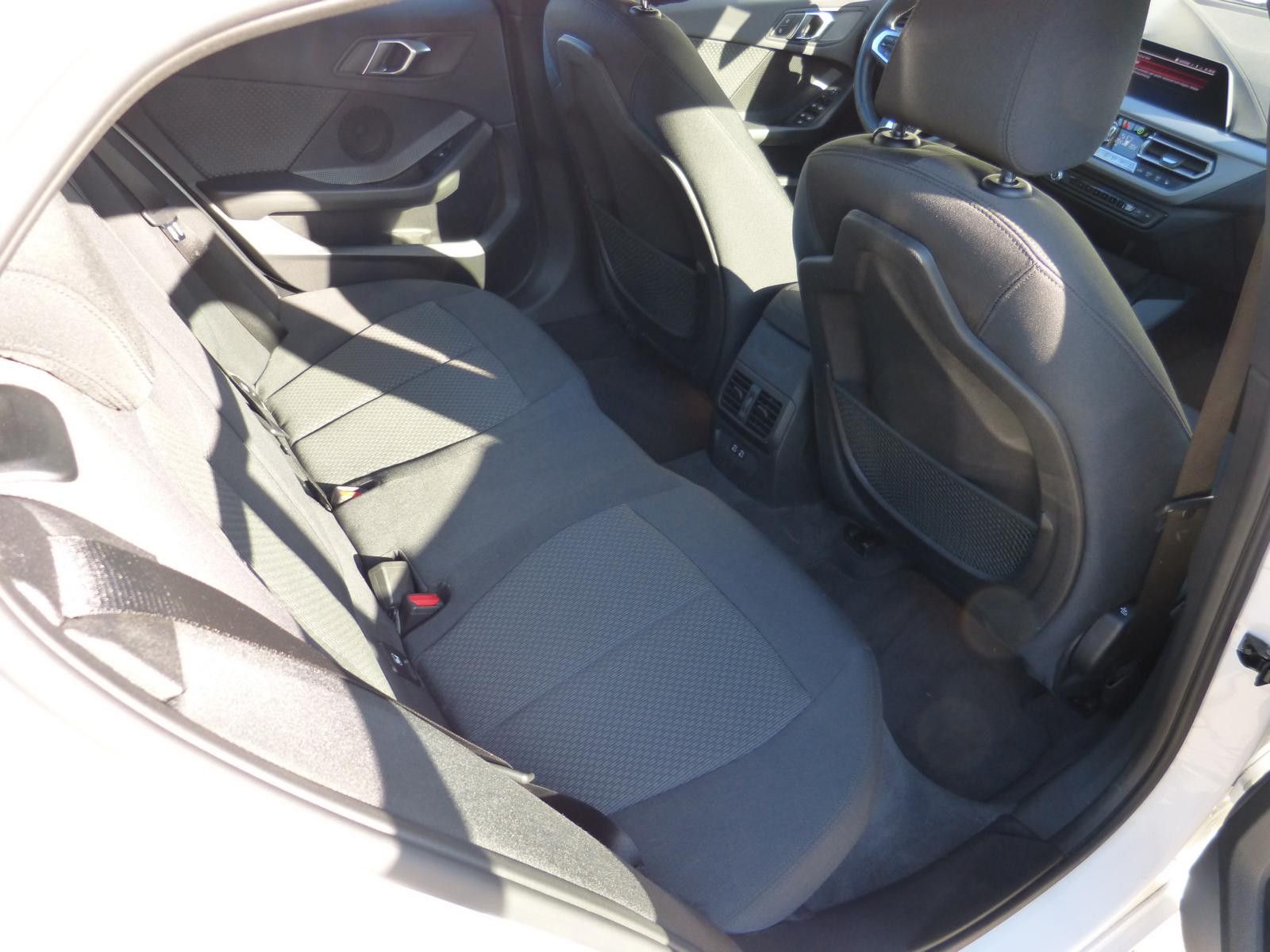 BMW 118i Advantage, Navi,LED,SHZ,Abstandsregelung foto 8