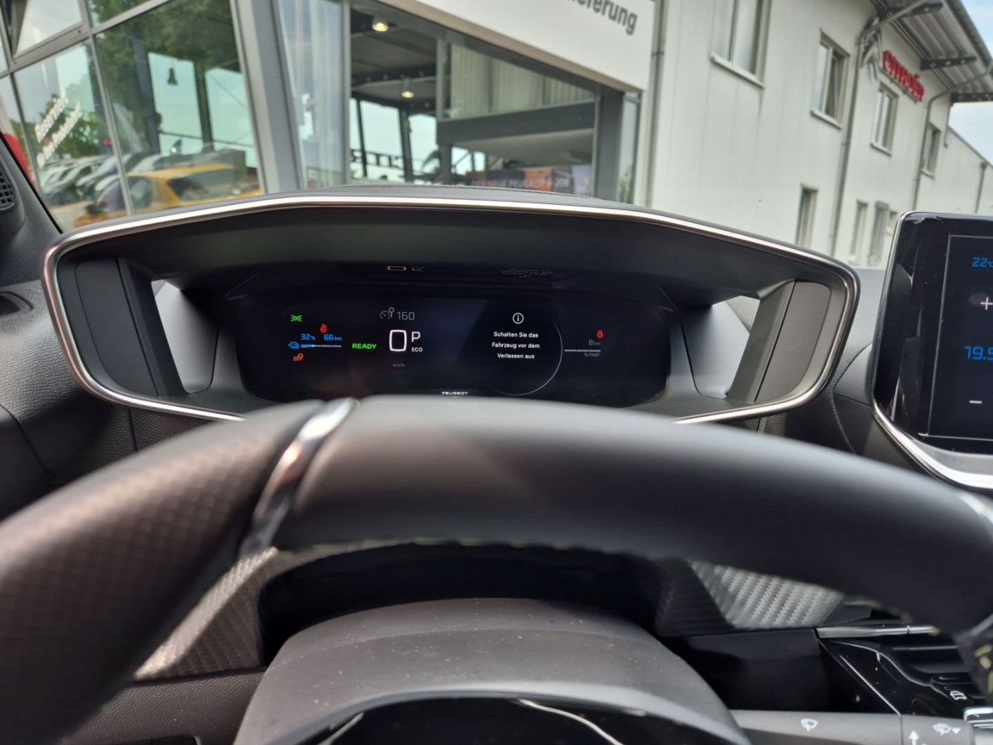Fahrzeugabbildung Peugeot 208 e- Neuer GT Elektromotor 136 Navi 360 Kamera