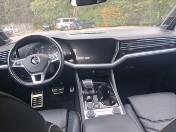 Volkswagen Touareg - 9