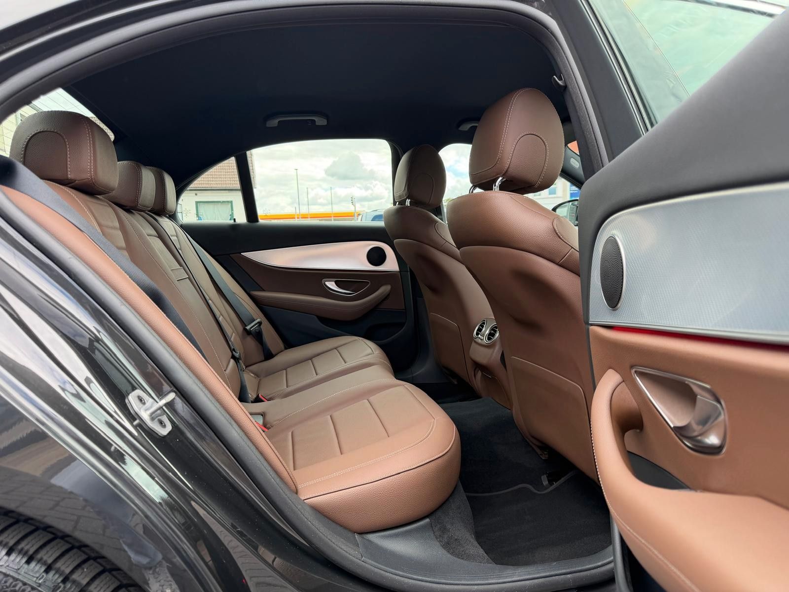 Mercedes-Benz E 200d LIMOUSINE AVANGARDE MBUX/VOLLLEDER foto 21