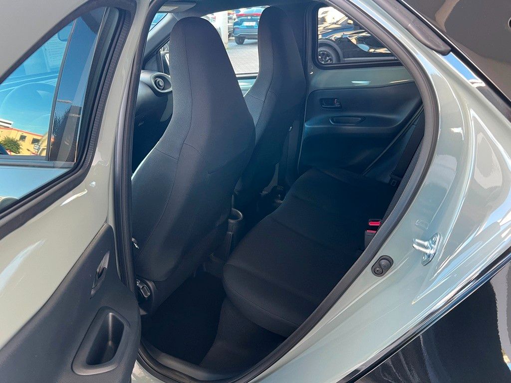 Fahrzeugabbildung Toyota Aygo X Teamplayer 1.0 RFKAM ACC