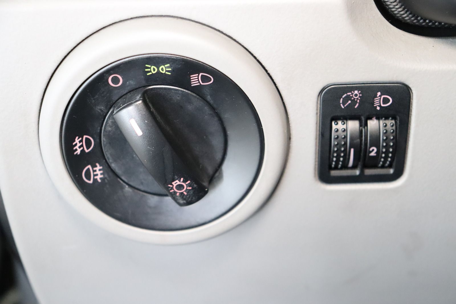 Fahrzeugabbildung Volkswagen New Beetle 2.0 * Sitzhzg. * Klima * HU/AU 07.27