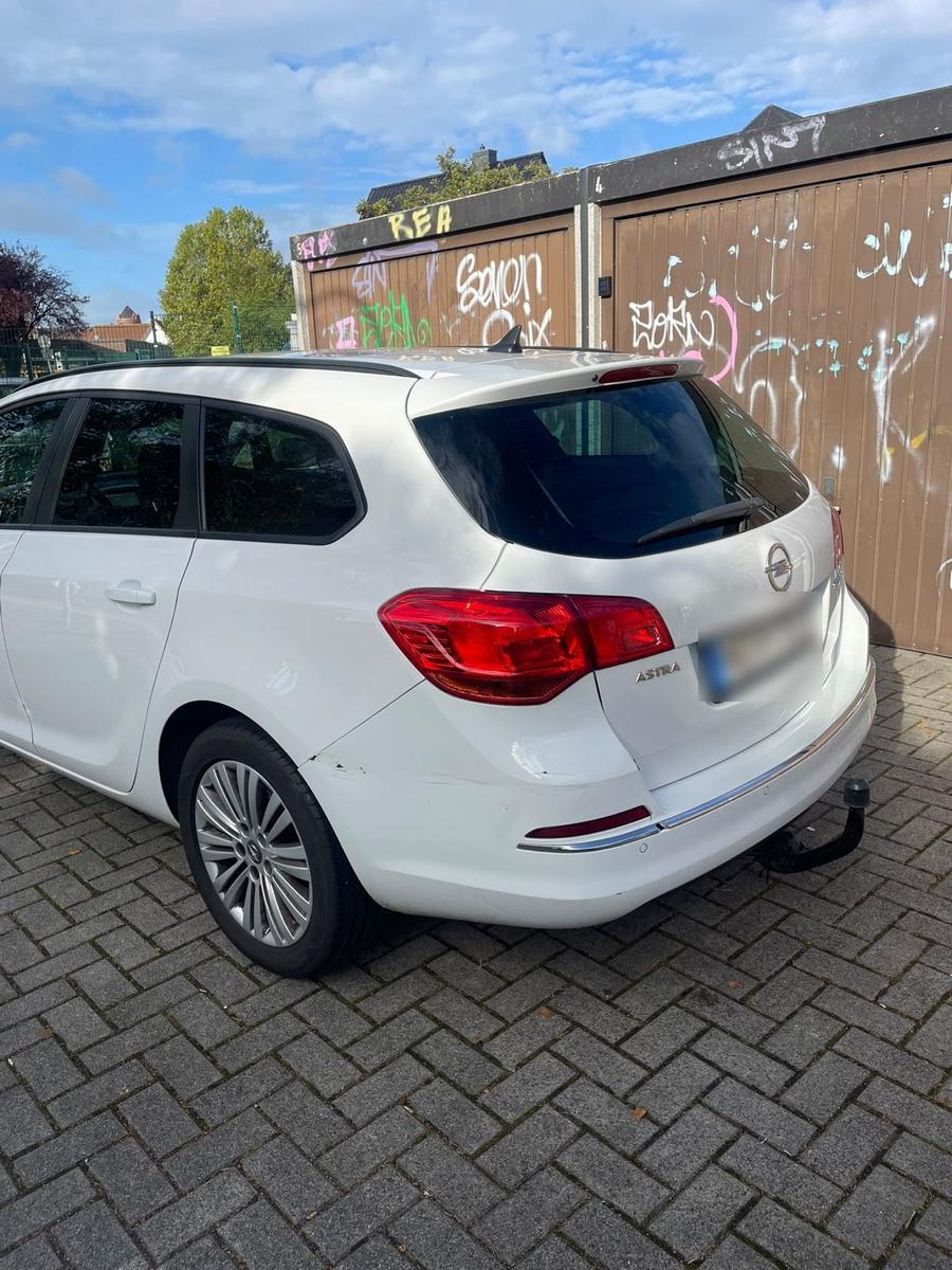 Opel Astra 2015 — photo 11