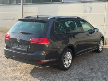 Volkswagen Golf - 6