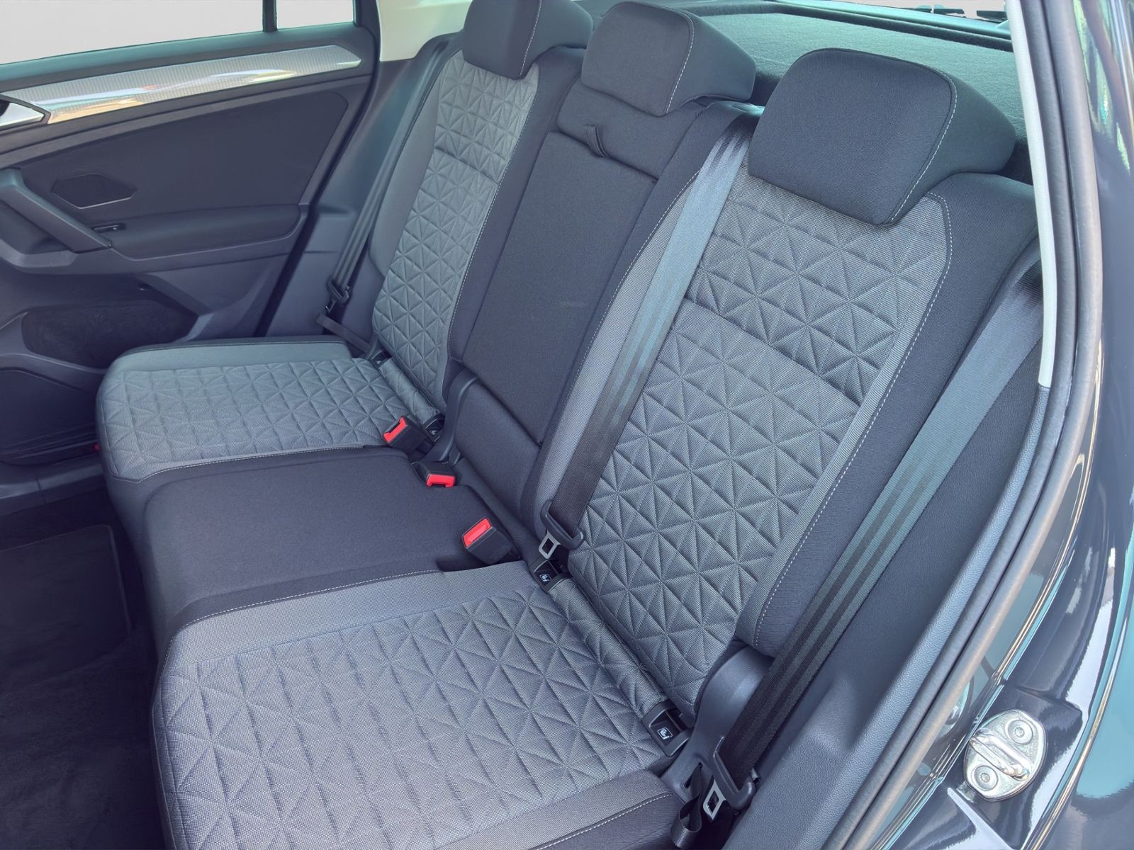 Tiguan 1.5 TSI DSG *LED*AHK*NAVI*KEYLESS*